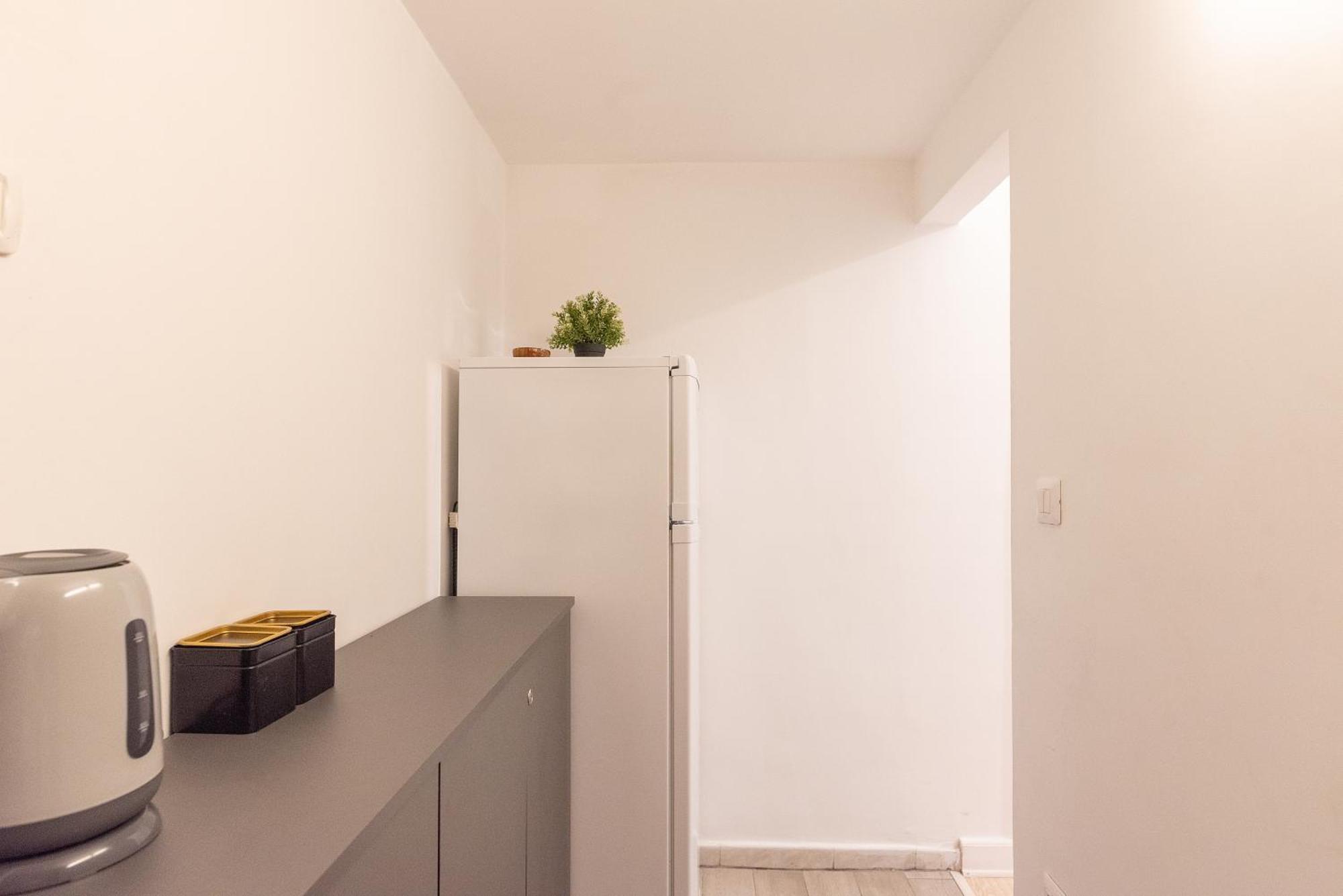 J-Appartment Toledo Naples Exterior photo